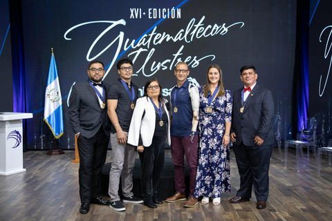 Emotiva entrega del Galard&oacute;n Guatemaltecos Ilustres 2021
