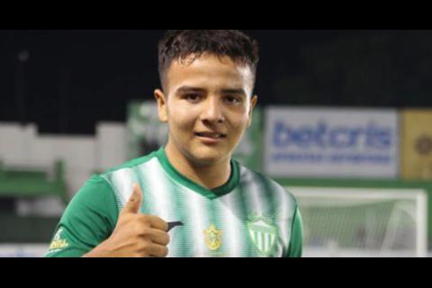 Jugador de 14 años hace historia al anotar con Antigua FC