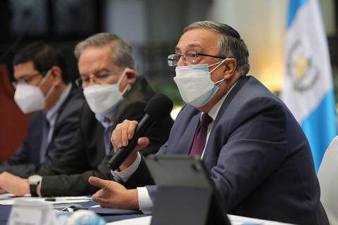 &iquest;Y las vacunas para ni&ntilde;os de 4 a 11 a&ntilde;os? Salud negocia con farmac&eacute;utica