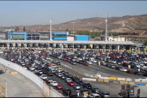 EE.UU. extiende la exigencia de la vacuna a quienes ingresen por tierra