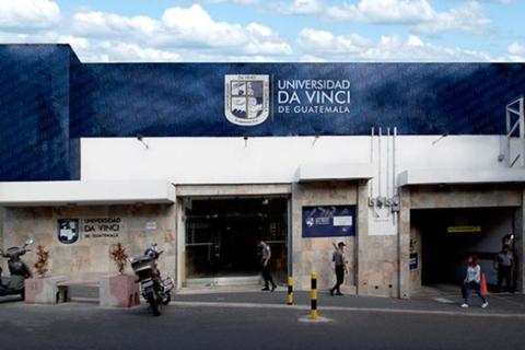 Renuncia Decano de Derecho de la Universidad Da Vinci 