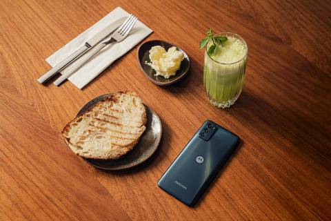 Disfruta de un estándar cinematográfico con el nuevo Moto G42