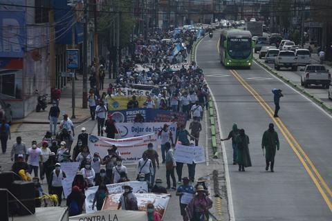Así fue la marcha de estudiantes de la Usac contra el rector Walter Mazariegos