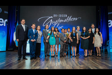 Universales entrega el Galardón Guatemaltecos Ilustres