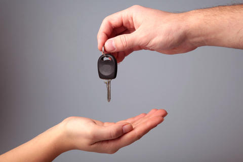 Vuelve a casa tranquilo con 'Regreso Seguro' de Universales