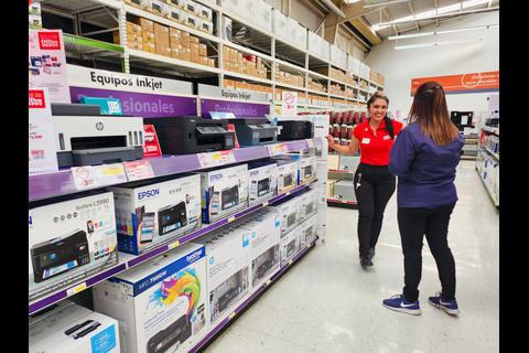 Equipa tu espacio de trabajo o estudio en la venta nocturna de Office Depot