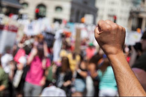 ¡En la misma calle! Mitines de dos partidos se encuentran en zona 21