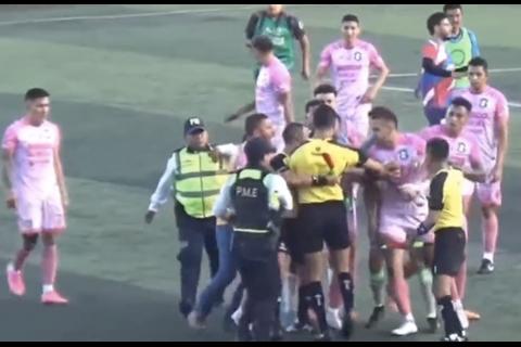 &iexcl;Suspendido! Seis meses de suspensi&oacute;n para el jugador de Mixco que agredi&oacute; al &aacute;rbitro