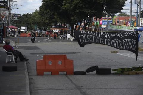 ¡Bloqueos indefinidos! Las rutas paralizadas en la ciudad para este viernes