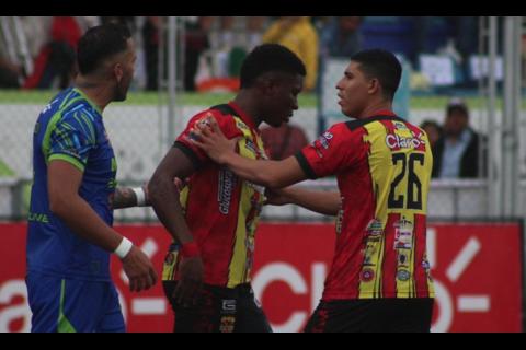 El jugador de Zacapa que abandonó el partido ante Mixco (video)