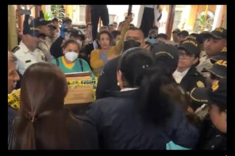 ¡Sobre las actas! Así intentaron los magistrados impedir su extracción  (video)