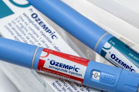 does semaglutide have less side effects than tirzepatide Tirzepatide vs Semaglutide 2026: 22% vs 15% Weight Loss Guide