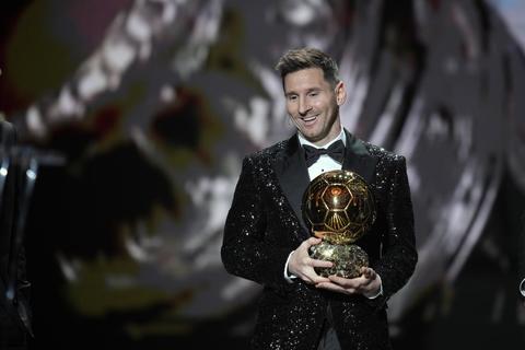 &iexcl;Esc&aacute;ndalo! Investigan al PSG por 'comprar' el Bal&oacute;n de Oro de Messi en 2021