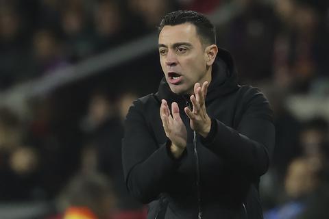 &iexcl;Iba a renunciar! Xavi amenaz&oacute; con irse si el FC Barcelona vend&iacute;a a este jugador