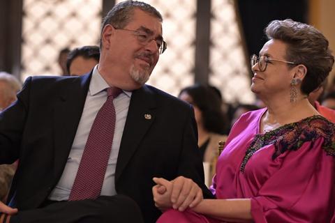 Regalos y flores, esto han costado las actividades de Arévalo y de la Primera Dama