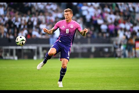 El insaciable Toni Kroos espera despedirse del fútbol ganando la Eurocopa en Alemania