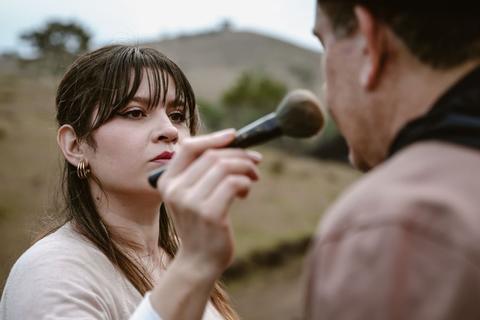 Cuatro pasos para cambiar tu maquillaje de d&iacute;a por uno de noche