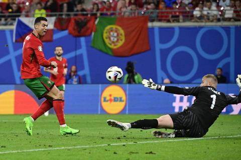 Portugal rescata el partido ante República Checa en el último minuto