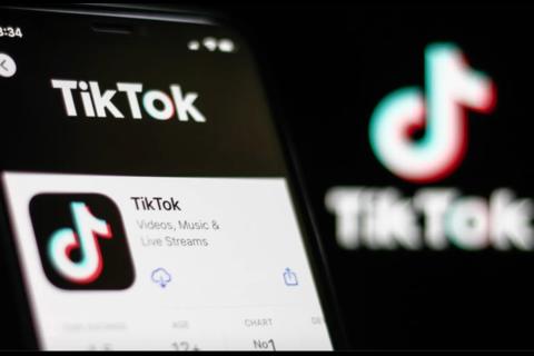 &ldquo;Reto de cicatriz francesa&rdquo;: Multan a TikTok por permitir las autolesiones de menores