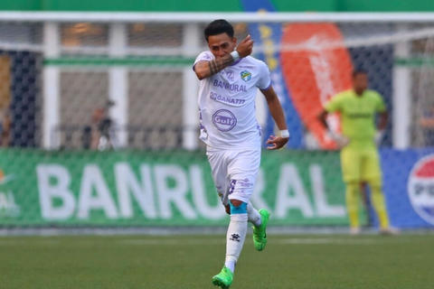 Comunicaciones derrota a Municipal y se queda con el Clásico 333