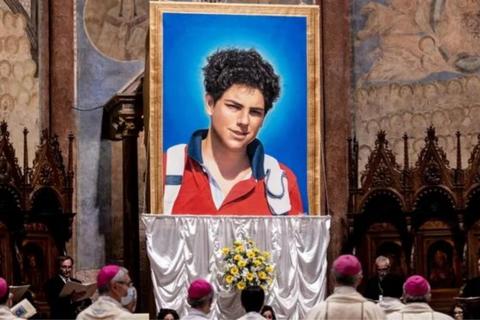 El Vaticano pospone la canonización de "beato influencer"