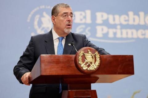 El Presidente Bernardo Ar&eacute;valo no ir&aacute; a las exequias del Papa Francisco