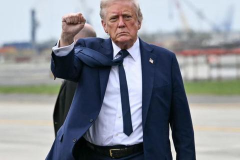 Trump dijo que EE.UU. debe navegar gratis por canales de Panamá y Suez