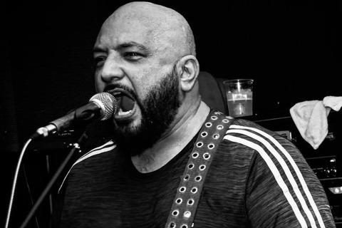 Fallece m&uacute;sico Dennis C&oacute;rdova, guitarrista de Dharana y Extinci&oacute;n