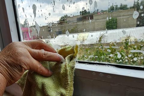 Procura la limpieza frecuente de las ventanas de la casa