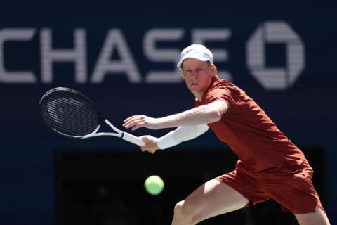 Sinner reacciona a tiempo y se planta en los octavos de final del US Open