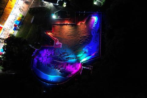 ¡Navidad de ensueño! El Mapa en Relieve se ilumina con un sendero mágico.