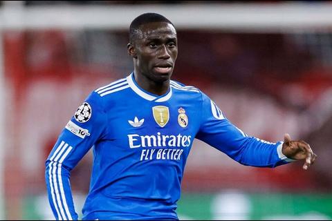 ¡Otra baja en el Real Madrid! Mendy se lesiona y volvería a las canchas hasta el 2026