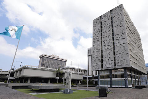 Reservas monetarias: Ven posible inconstitucionalidad en el Presupuesto 2026