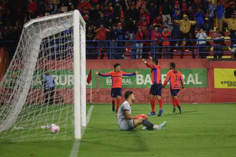 Municipal se acerca al objetivo, al eliminar a Mictl&aacute;n y meterse en semifinales