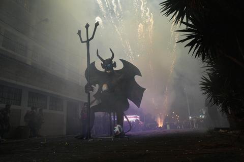 Calidad del aire es impactada tras la quema del diablo en la ciudad