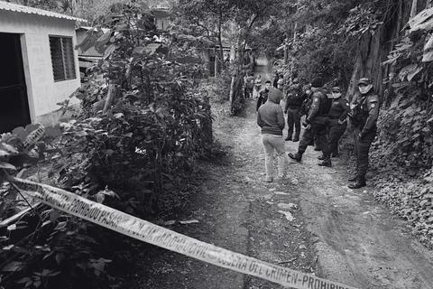 ¿De qué murió el hombre hallado en el jardín de una vivienda en Mixco?