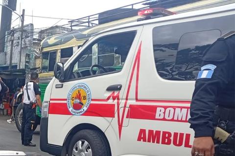 Ataque armado deja un conductor herido en la calzada Roosevelt