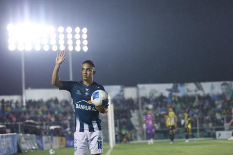 Santis: 'Era importante tener orden y encontrar el gol primero'