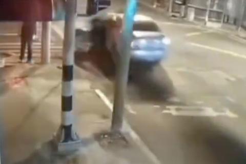 Surge video del accidente de tr&aacute;nsito en zona 10 donde falleci&oacute; un conductor