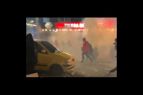 Colombia: disturbios en partido de f&uacute;tbol deja m&aacute;s de 60 heridos (video)