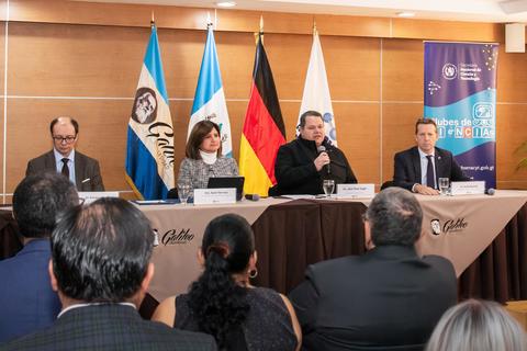 Alianza para el fortalecimiento de Clubes de Ciencias