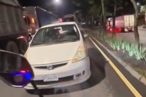 Conductor se queda dormido en pleno tr&aacute;nsito del Perif&eacute;rico (video)