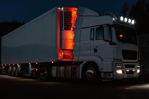 Transportistas de carga se oponen al incremento del salario m&iacute;nimo para 2026