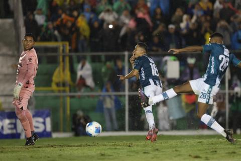 Esto dijo &Oacute;scar Santis sobre el cruce con K&eacute;nderson Navarro