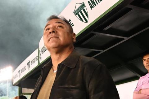 Antigua toma una decisi&oacute;n clave con su entrenador, el argentino Mauricio Tapia