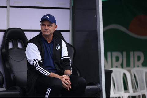 Iv&aacute;n Franco Sopegno ya no ser&aacute; entrenador de Comunicaciones