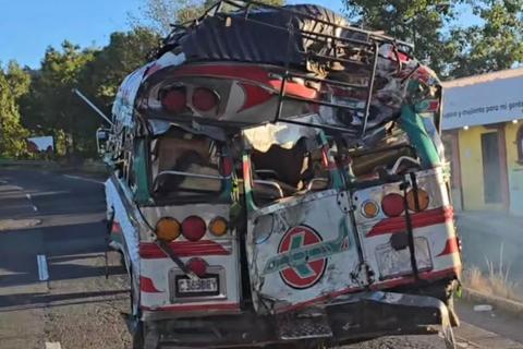Video: As&iacute; qued&oacute; el bus tras el accidente en la ruta Interamericana