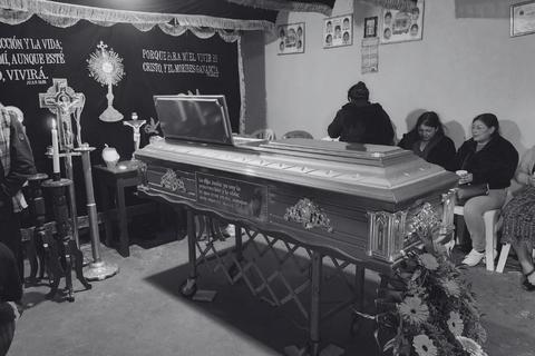 Velan a artesano fallecido en el accidente en el kil&oacute;metro 172