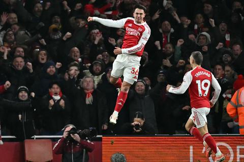 Arsenal da un golpe de autoridad en la Premier al vencer al Aston Villa