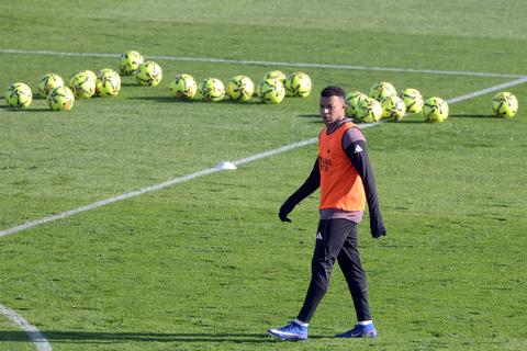 Dura baja: Mbapp&eacute; se lesiona y se perder&iacute;a casi todo el mes de enero